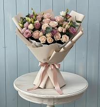 Букет цветов из:  Розы и Лизиантусы в Плиево