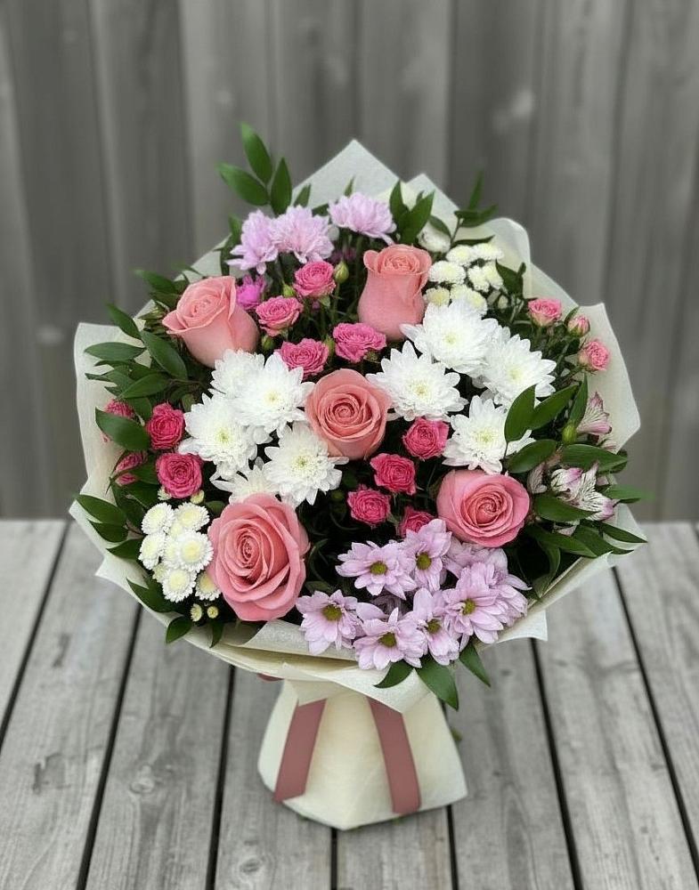 Букет цветов из: Альстромерии, Гвоздики, Розы и Хризантемы в Плиево
