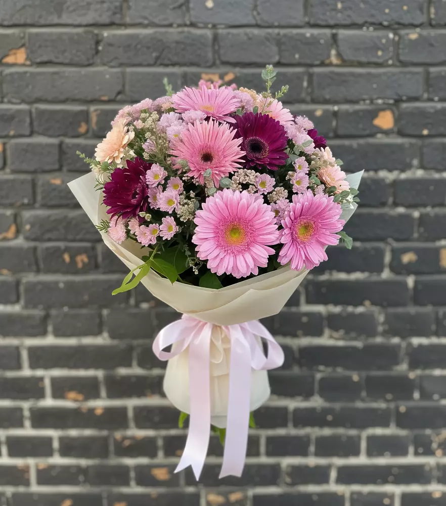 Букет цветов из: Герберы и Хризантемы в Плиево