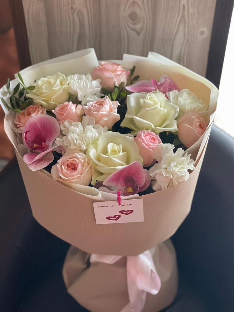 Букет цветов из: Орхидеи, Розы и Гвоздики в Плиево