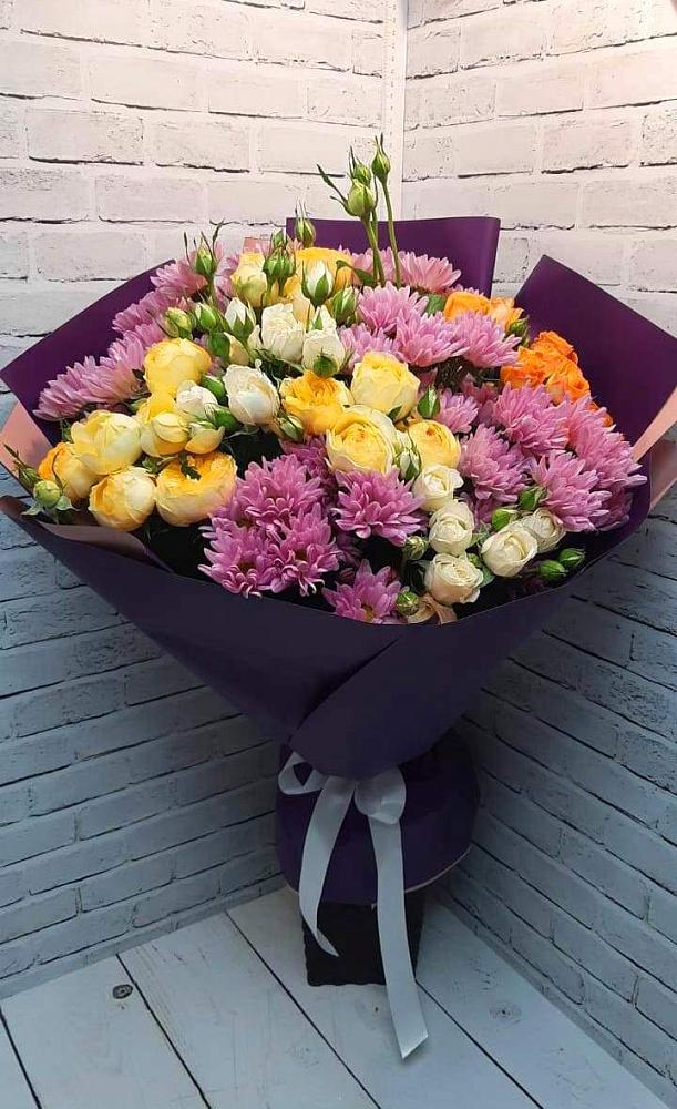 Букет цветов из: Хризантемы и Розы в Плиево