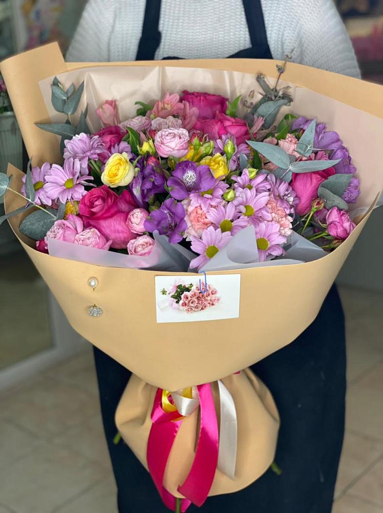 Букет цветов из: Хризантемы, Гвоздики и Альстромерии в Плиево