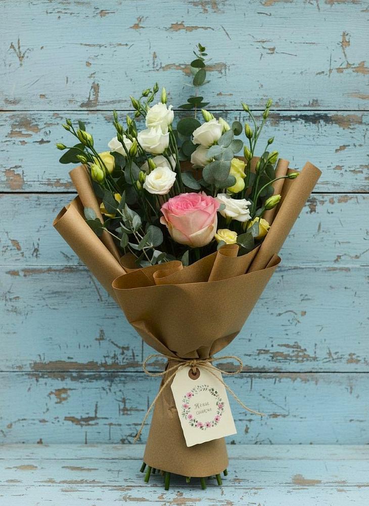 Букет цветов из: Розы и Лизиантусы в Плиево