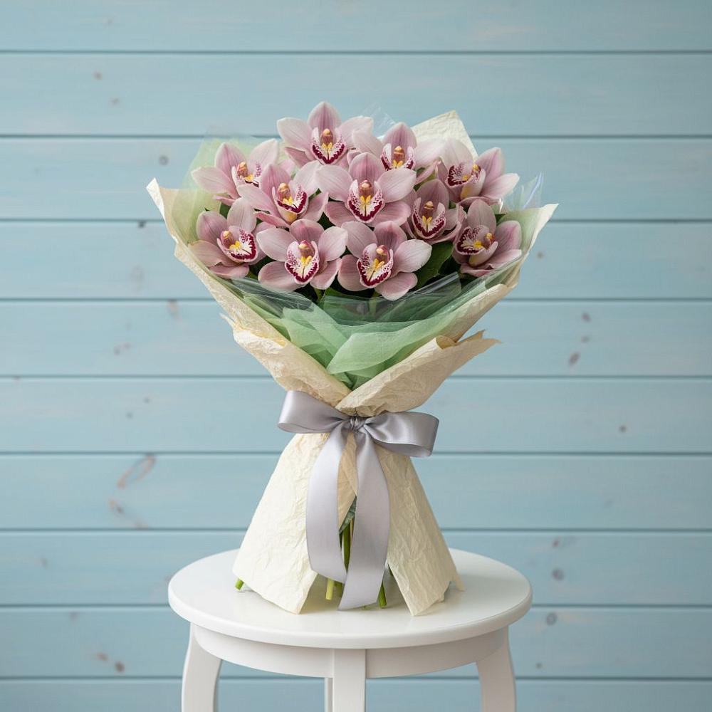 Букет цветов из: Орхидеи и Розы в Плиево