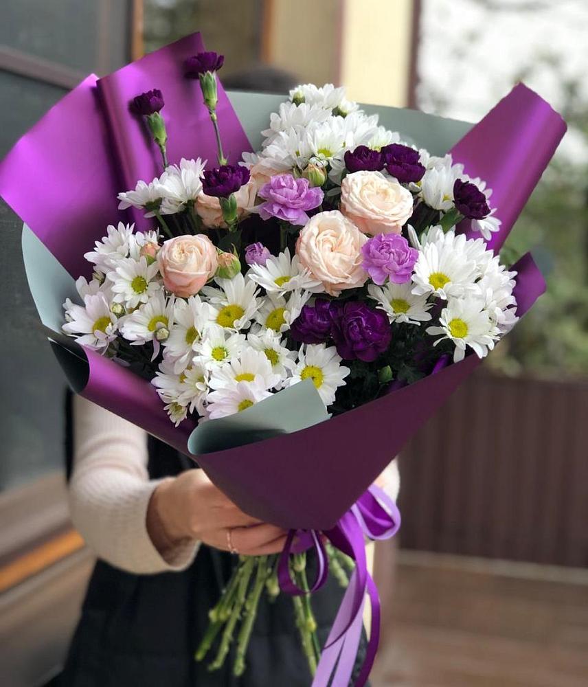 Букет цветов из: Хризантемы, Гвоздики и Розы в Плиево