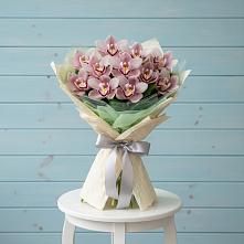Букет цветов из:  Орхидеи и Розы в Плиево