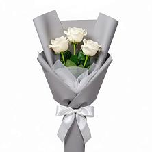 Букет 3 белые розы в Плиево