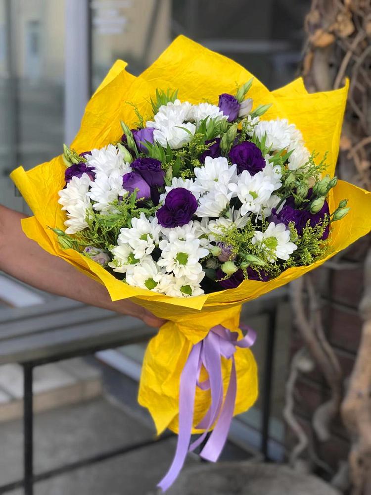 Букет цветов из: Ирисы, Хризантемы и Ромашки в Плиево