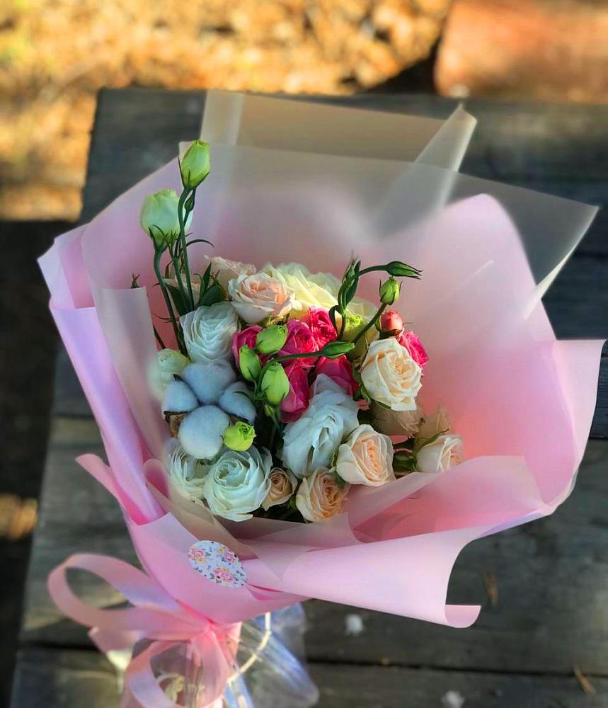 Букет цветов из: Розы и Лизиантусы в Плиево