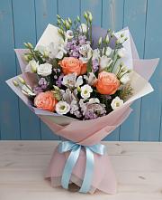 Букет цветов из:  Лизиантусы, Розы, Альстромерии и Гипсофила в Плиево