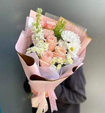 Букет цветов из:  Хризантемы и Розы в Плиево
