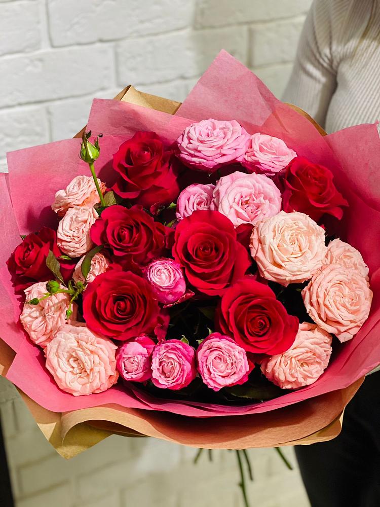 Букет цветов из: Розы в Плиево