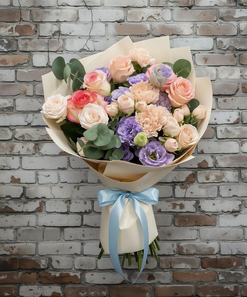 Букет цветов из: Розы, Лизиантусы и Гвоздики в Плиево