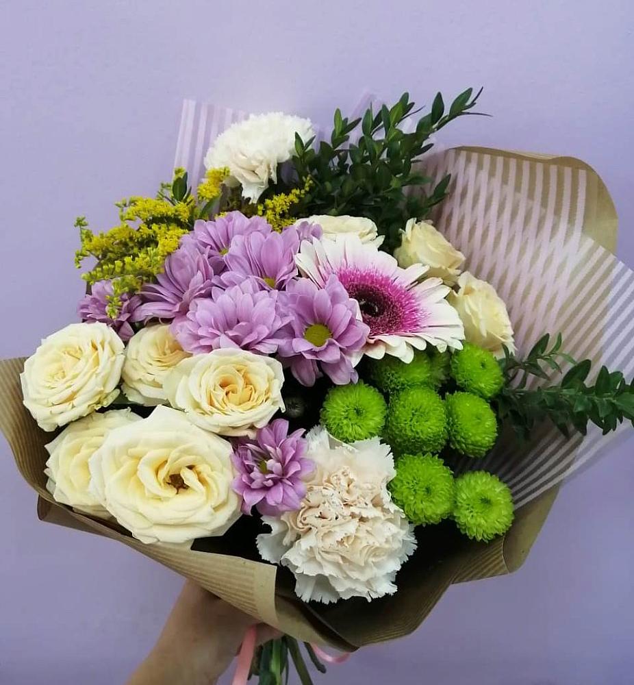 Букет цветов из: Хризантемы, Розы, Гвоздики и Герберы в Плиево