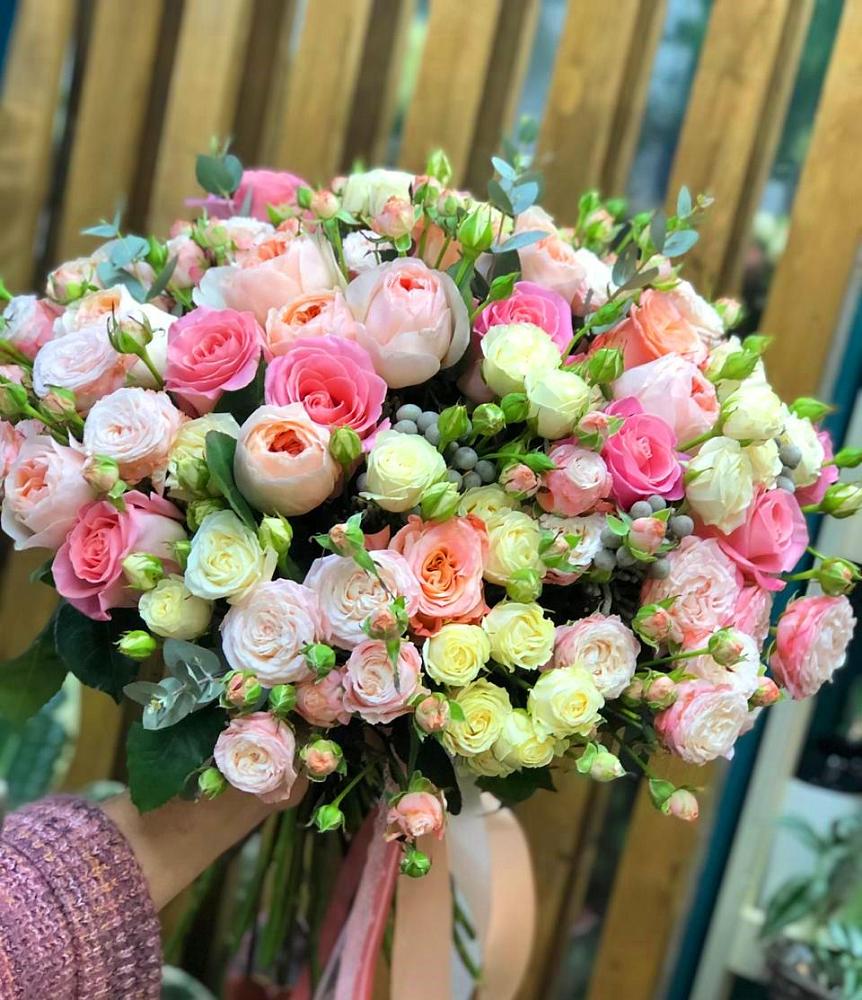 Букет цветов из: Розы в Плиево