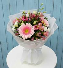 Букет цветов из:  Герберы, Альстромерии и Лизиантусы в Плиево