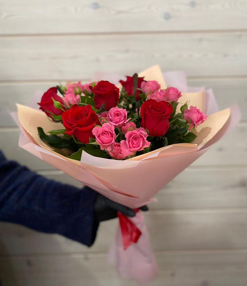 Букет цветов из: Розы в Плиево