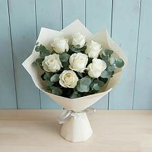 Букет Белые розы в Эвкалипте в Плиево