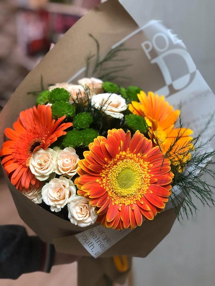 Букет цветов из: Герберы, Хризантемы и Розы в Плиево