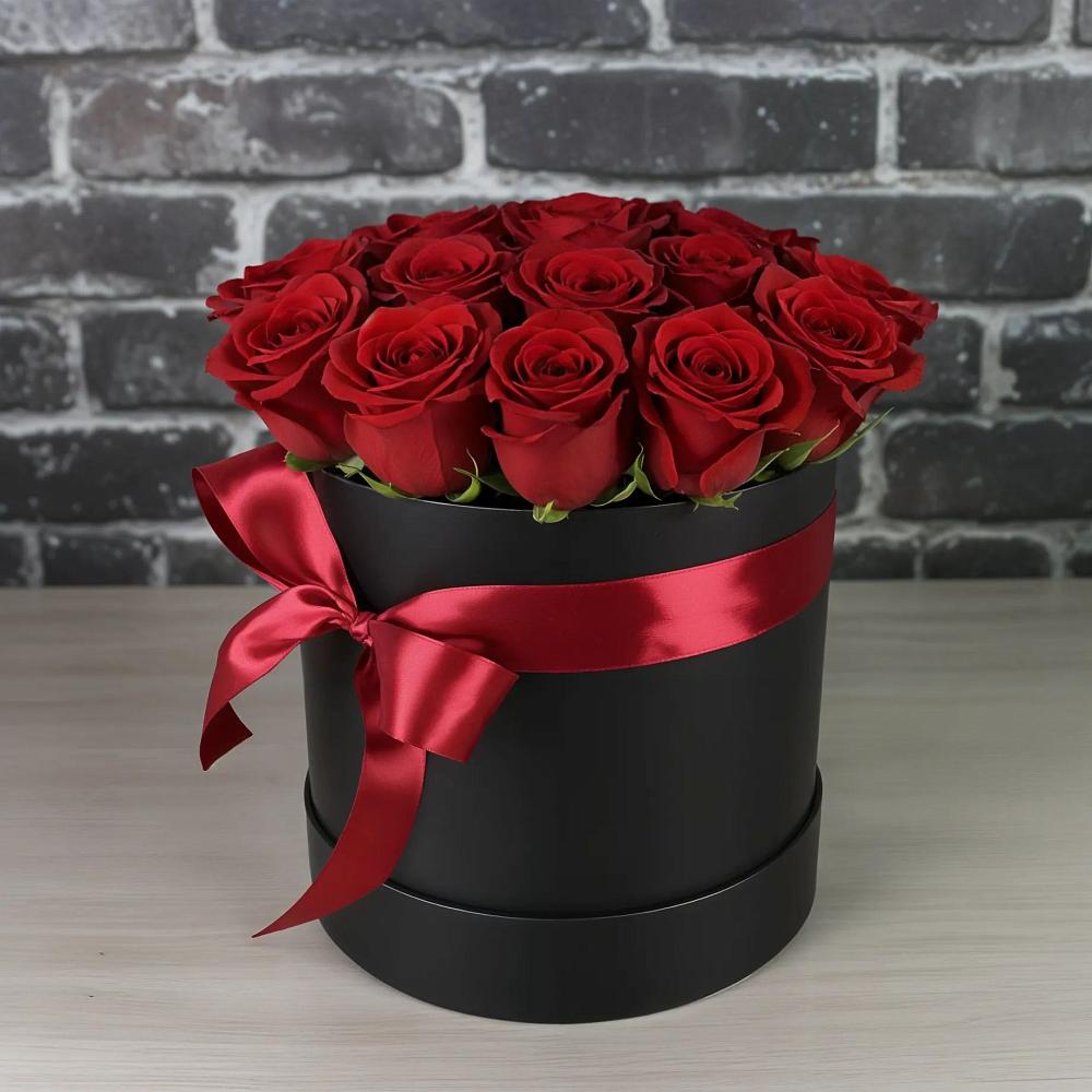 Цветочная композиция из Розы в шляпной коробке в Плиево