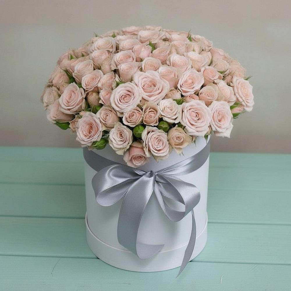 Цветочная композиция из Розы в шляпной коробке в Плиево