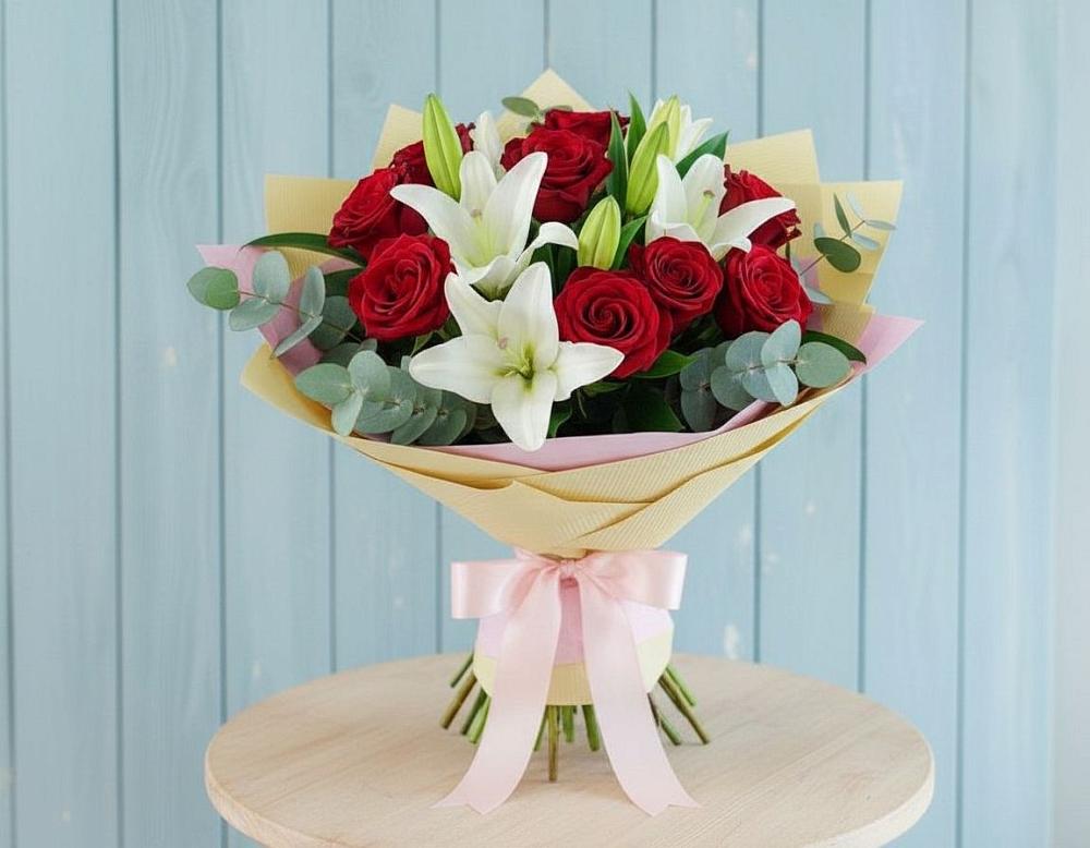 Букет цветов из: Лилии и Розы в Плиево